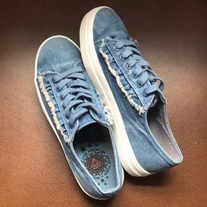 Denim platform sneakers 8.5